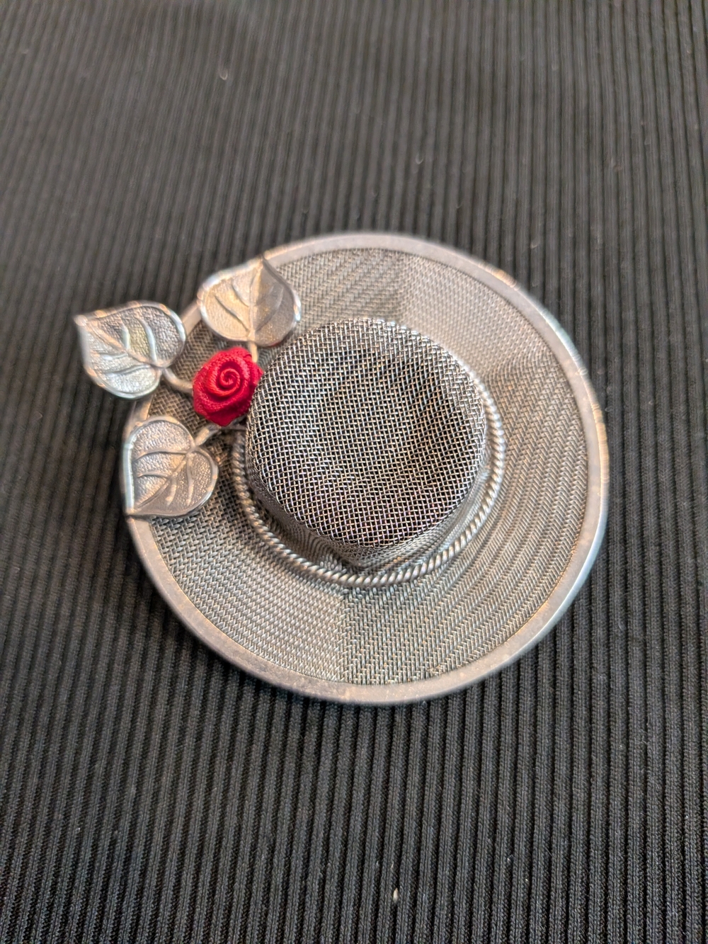 B#3:8Silver Metal Hat Brooch with Red Rose Accent Vintage 2007s